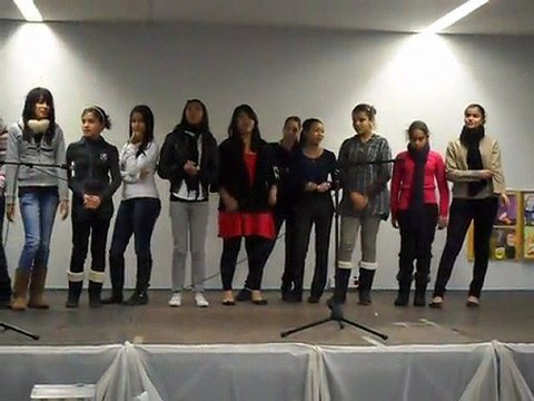 spect noel dec2011_ college Reynerie - chant en anglais