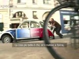 Cosa fare a Parigi: come guidare a Parigi su una 2CV con le Guide di YouTube Expedia Italia