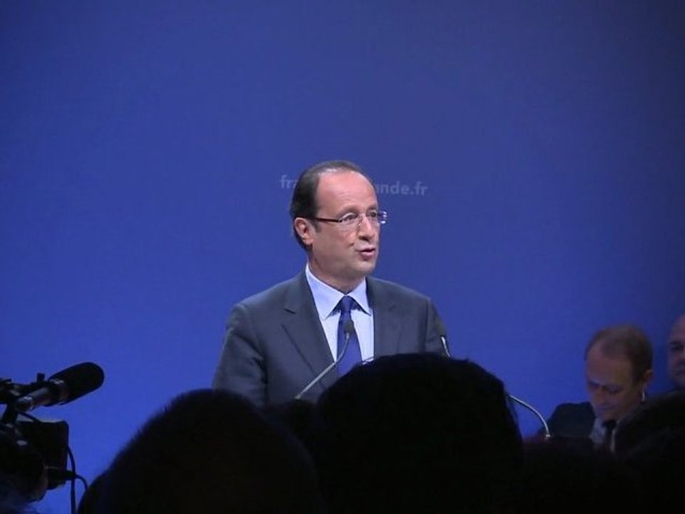 Caméra embarquée lors de l'inauguration du siège de campagne de François Hollande