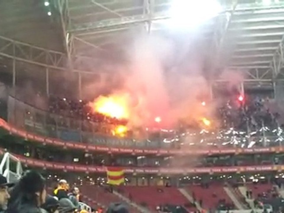 ADANA DEMİRSPORLU ŞİMŞEKLER --- ARENADA GÖVDE GÖSTERİSİNDE