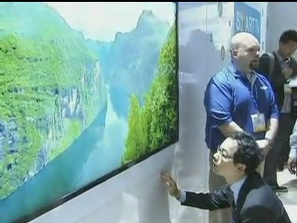 CES: Super-slim Samsung TVs and 50 Cent's headphones