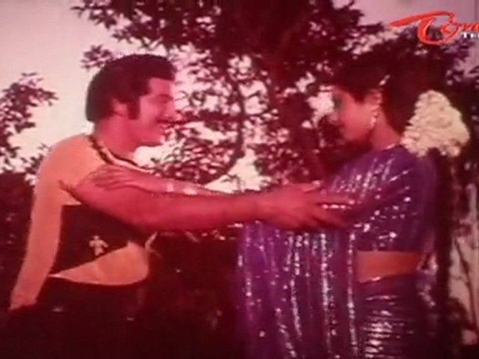 Oorantha Sankranthi Songs - Turupu Deepam - Krishna - Sridevi