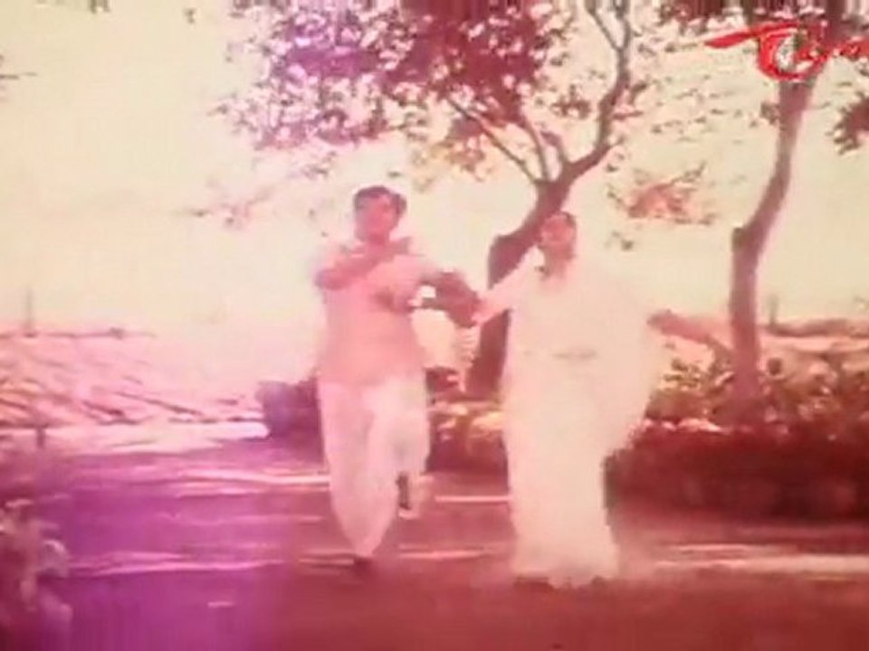 Oorantha Sankranthi Songs - Jum Jum - ANR - Jayasudha