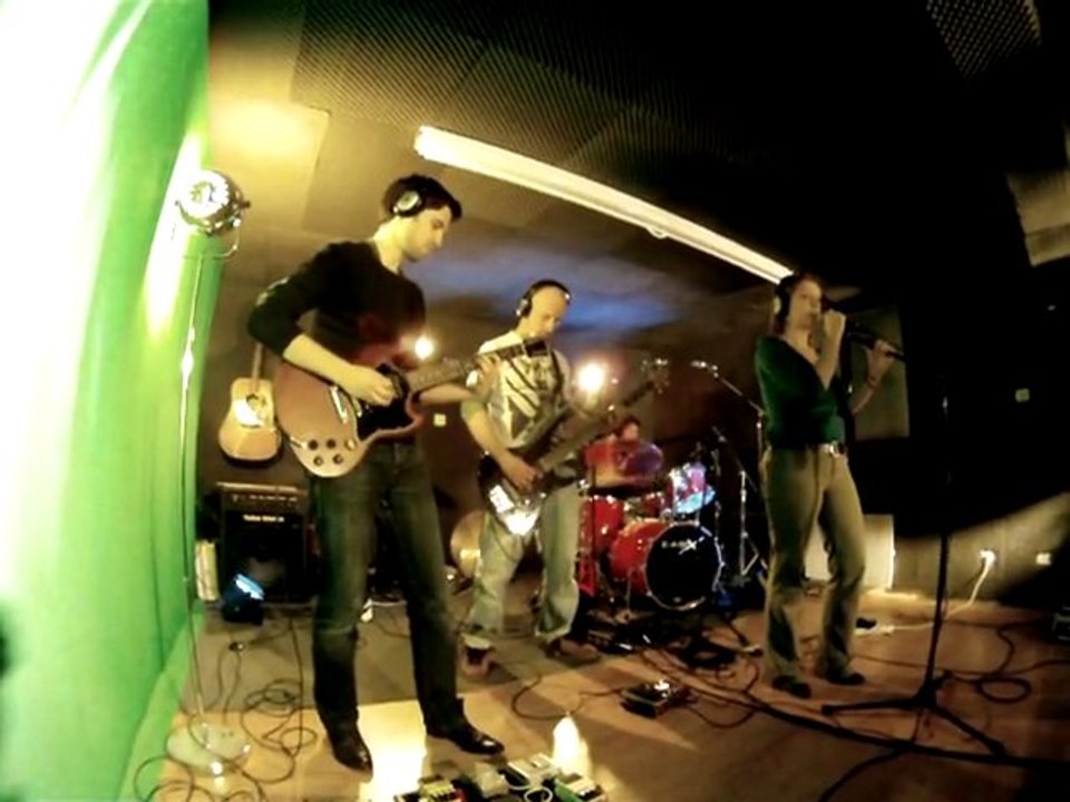 Purple Snail VS Voo tv