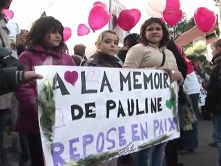Suicide d'une adolescente: 700 personnes lui rendent hommage