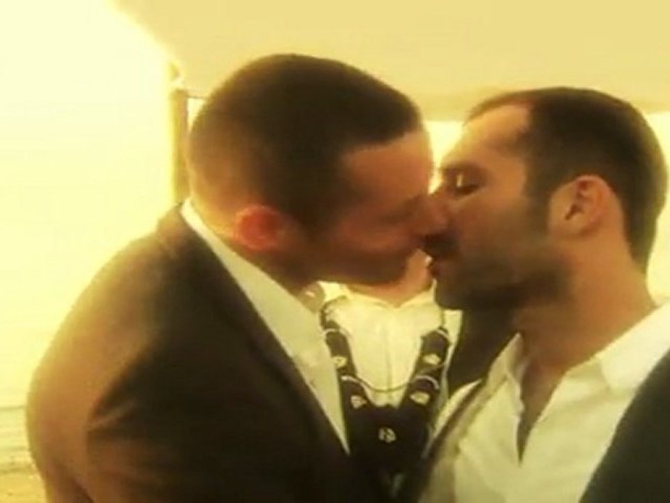 Yehonathan  Lyrik   Across the Universe (Music Video) gay