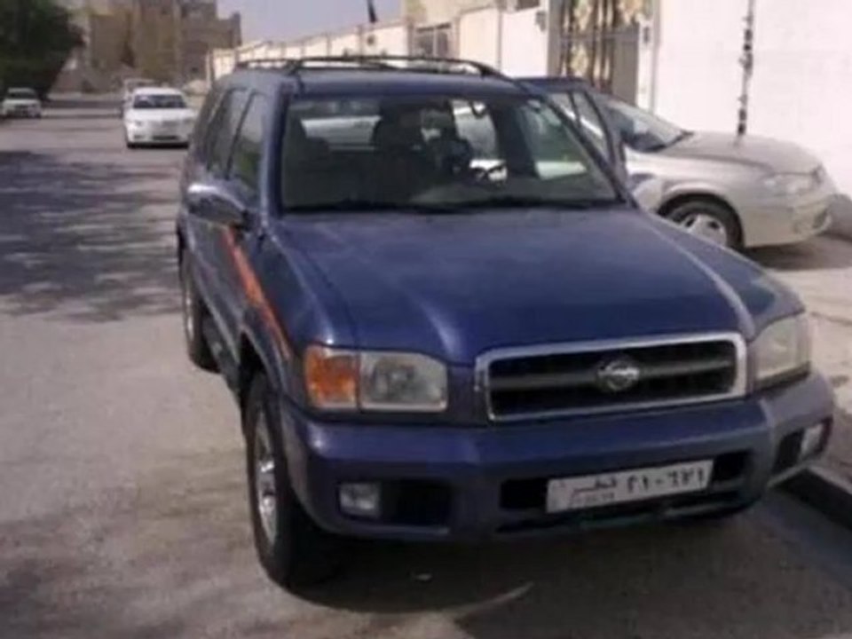 Nissan Pathfinder 2000-Blue for sale in Qatar