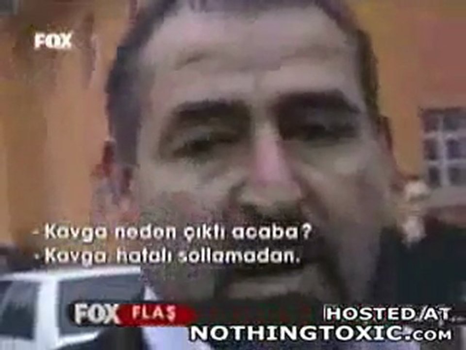 CRAZY STREET FIGHT! Boxer K.O 4 attackers!!