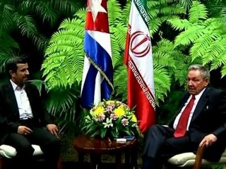Ahmadinejad meets Cuba's Raul Castro