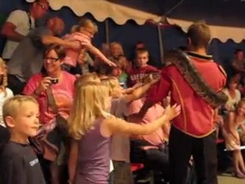 Le cirque au camping de Bretagne Yelloh village l'Océan Breton