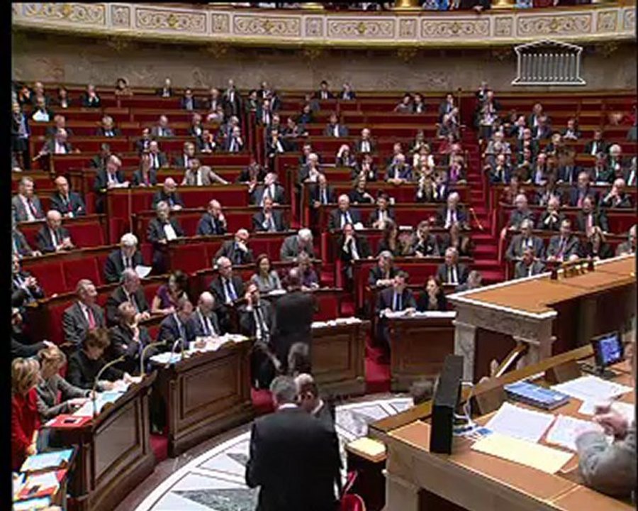 Bérengère Poletti pose une question au ministre de l'Intérieur Claude Guéant
