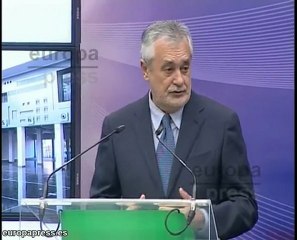 Griñán destaca el sector público frente al privado