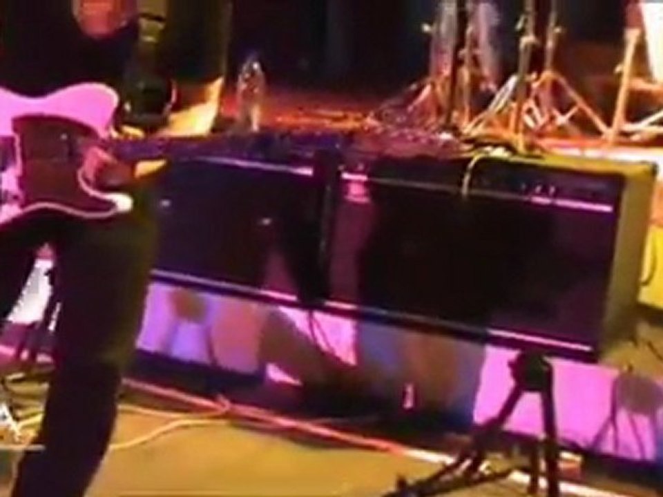 Sandra Echeverria en concierto Medley latino