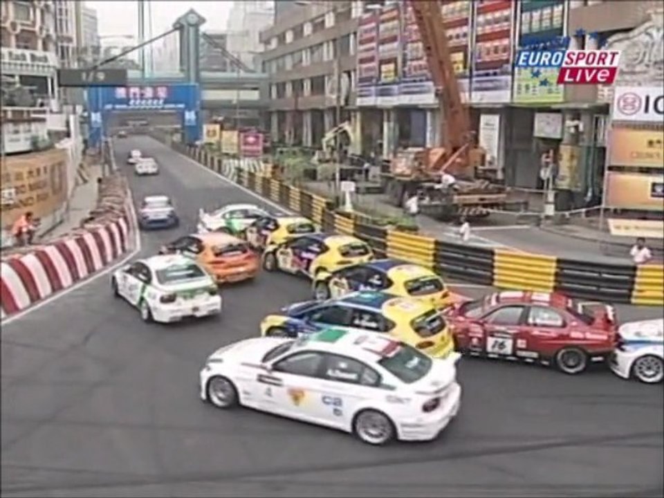 WTCC Macao 2006 race 1 start pile up