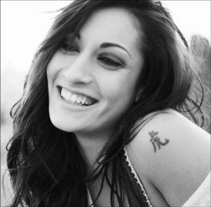 Victoria Petrosillo - Seule.