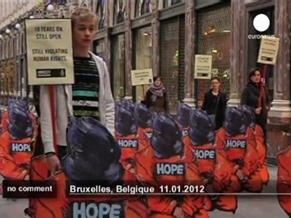 Amnesty International protesters mark 10... - no comment