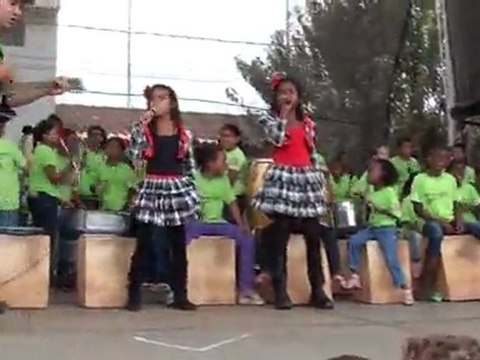 Projeto usina da musica e Grupo Percussom Executando a musica REBENTÃO