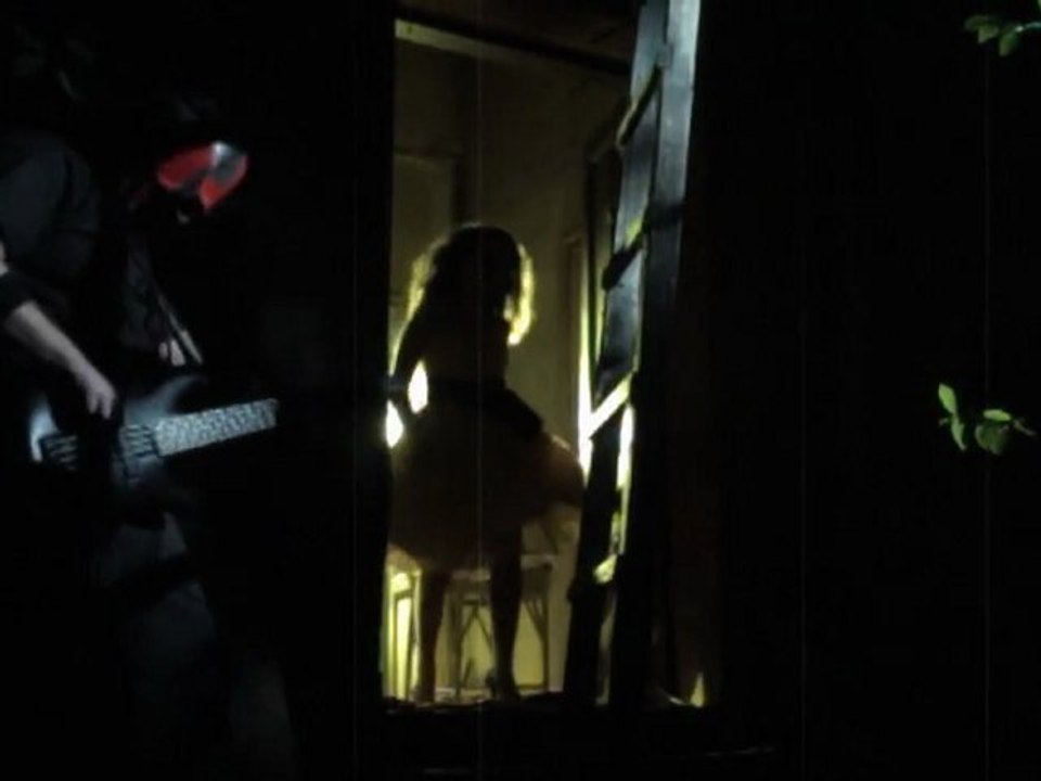 FlyByWire X-isosi | Official Music Video HD | Emptyfilm Dojo