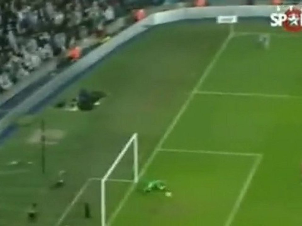Bóng Đá + - Video clip - Aguero rút ngắn tỷ số xuống còn 2-3 cho đội chủ nhà (LIVE FA Cup- Man City 2-3 Man United)