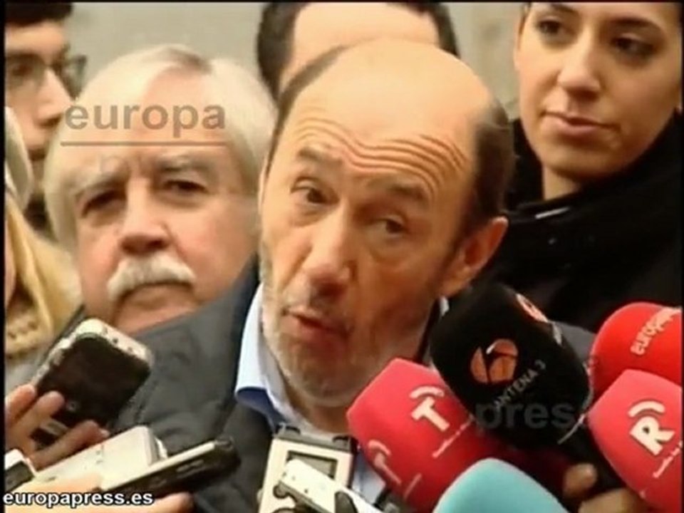 Rubalcaba dice que cuantos más candidatos "mejor"