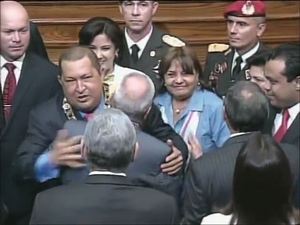 Hugo Chávez y María Corina Machado intercambian palabras en la AN