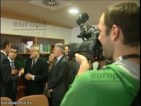 Griñán: Se pueden hacer ajustes sin mermar derechos