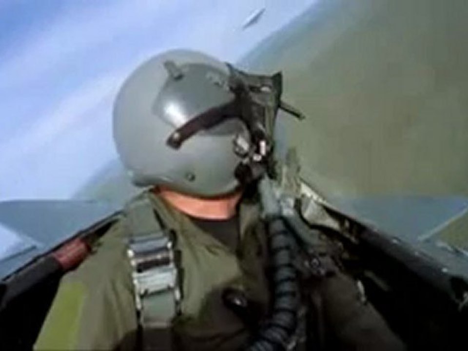 Pilot sees ufo! must see