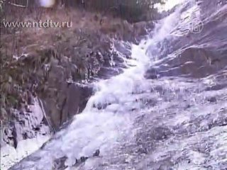 На востоке Китая замерзли водопады