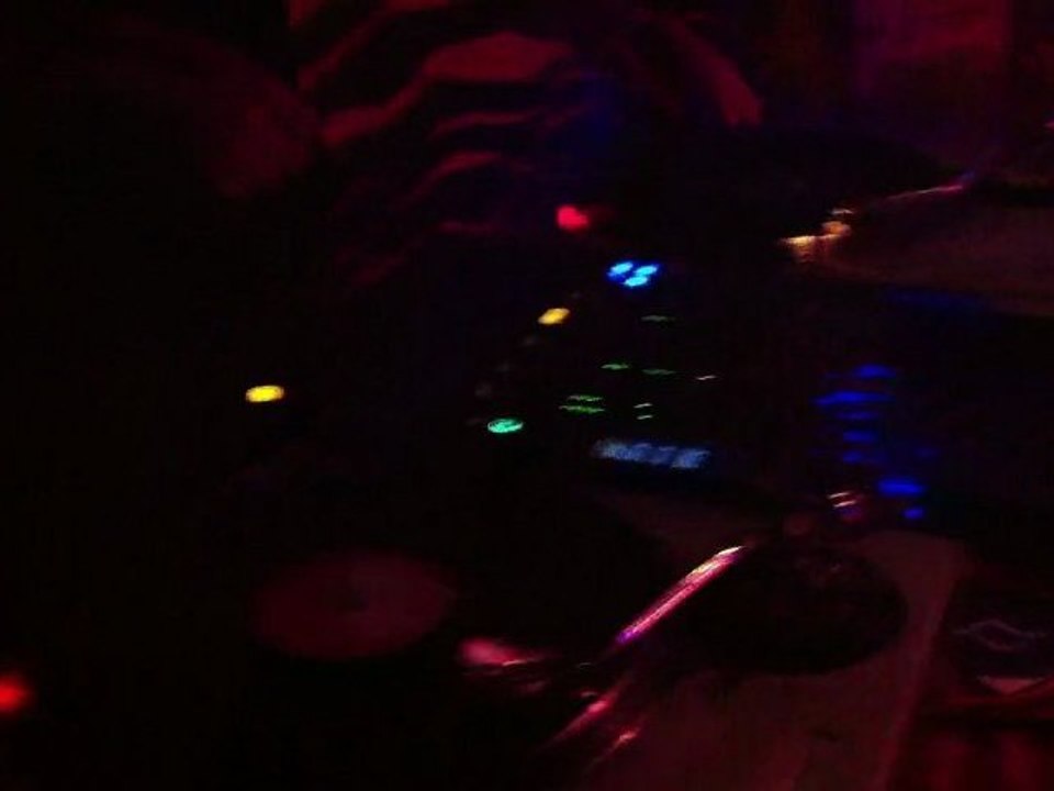 DJ TURNTILL (The Chosen Few SUIZA)  live in Mexico Puerto Escondido december 2011