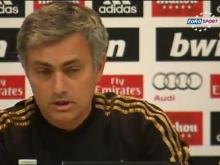 Mourinho Ronaldo'nun arkasında