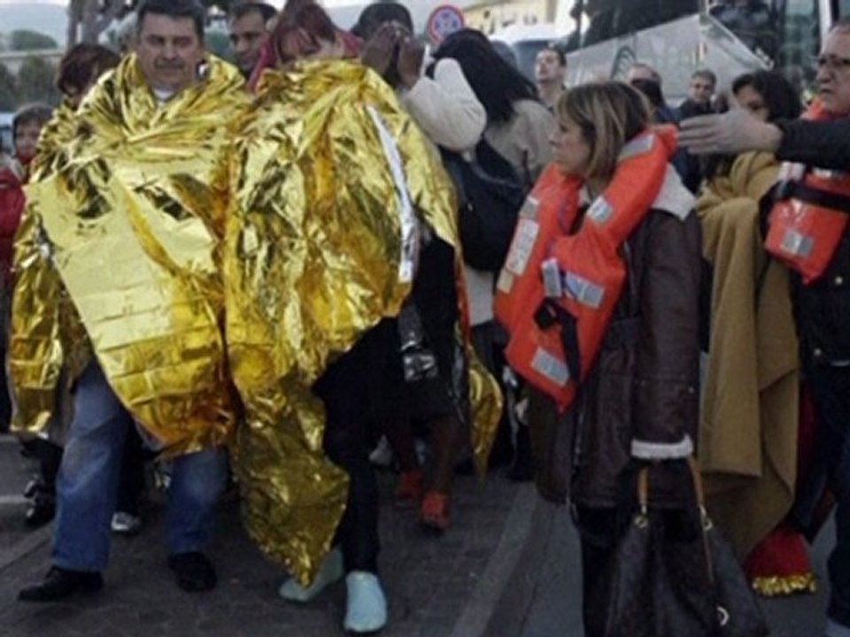 Italian cruise ship runs aground, three dead