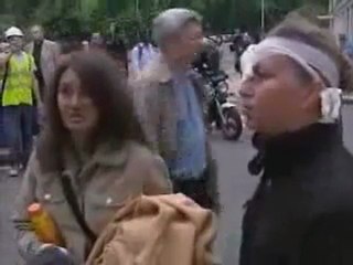7/7 Eye witnessses claim explosion overhead police escort them away