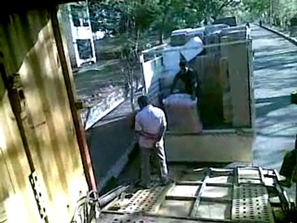 LOADING HOUSE HOLD GOODS IN CONTAINER  BY TRUCK   BY C L S PACKERS & MOVERS JAMSHEDPUR JHARKHAND