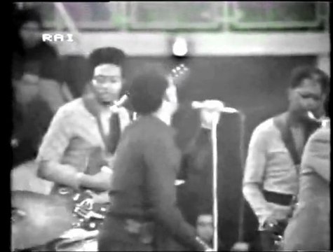 JAMES BROWN - Sex Machine ( 1971) Live Palasport, Bologne Italy