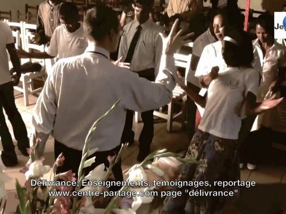 EXORCISME: EXORCISTE ALLAN RICH CHASSE LES DEMONS EN DIRECT