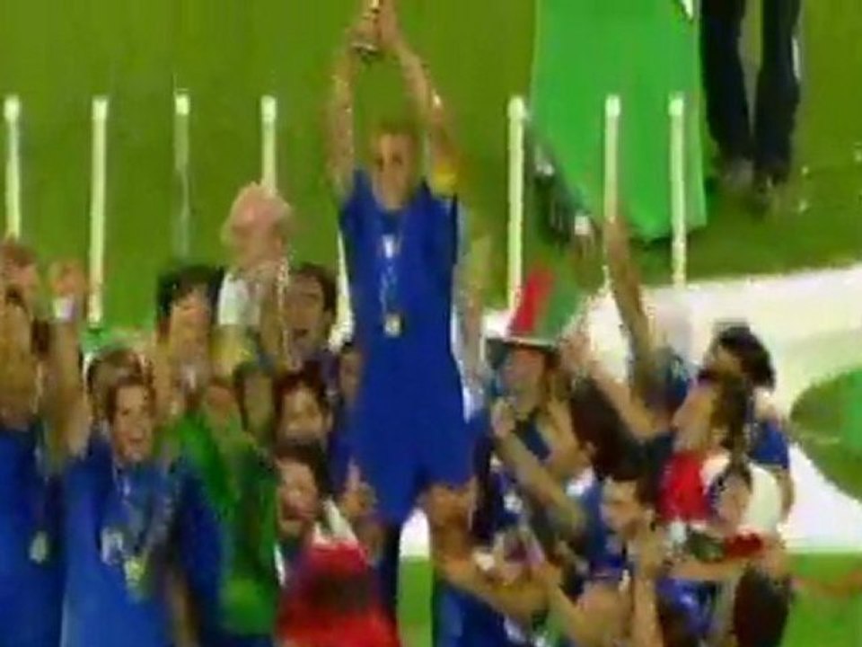 DAVID GUETTA FT LUIGI MAZZOLLINO - AMBIANCE A L'ITALIENNE ( clip officiel )