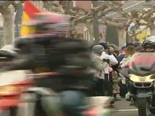 Al calor de los tubos de escape de los "pingüinos"