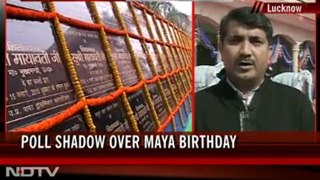 Mayawati slams poll panel for draping of statues