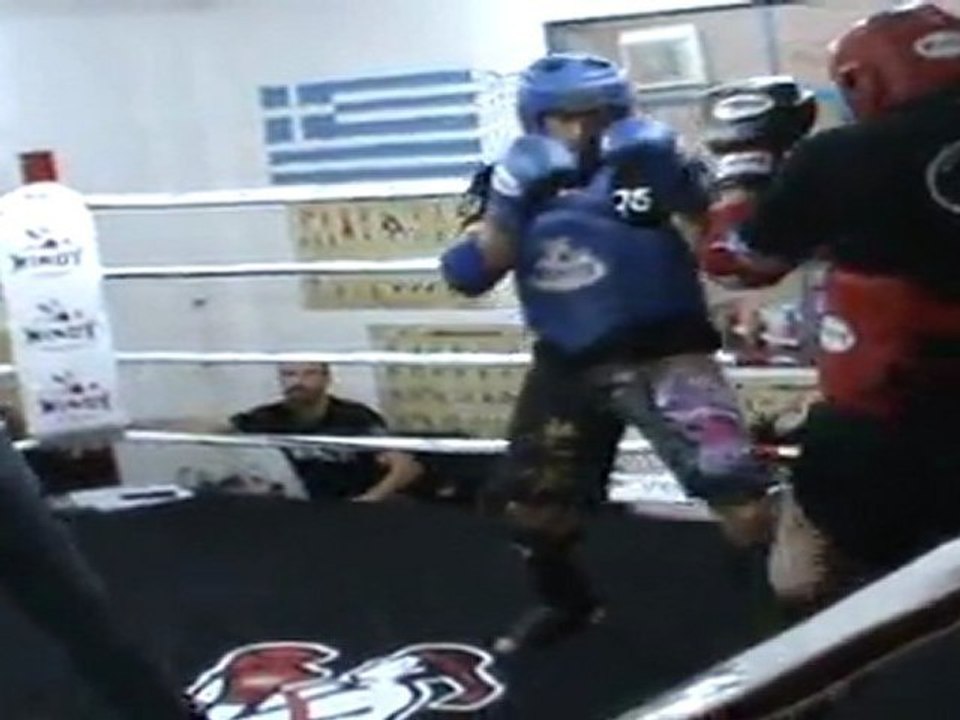 ΣΙΛΑΛΗΣ ΓΙΩΡΓΟΣ ''MY FIRST MUAY THAI FIGHT'' 15-01-2012