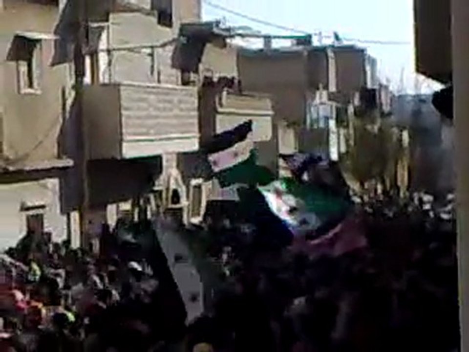 فري برس - حماه حي الحميدية جمعة المنطقة العازله 2-12-2011