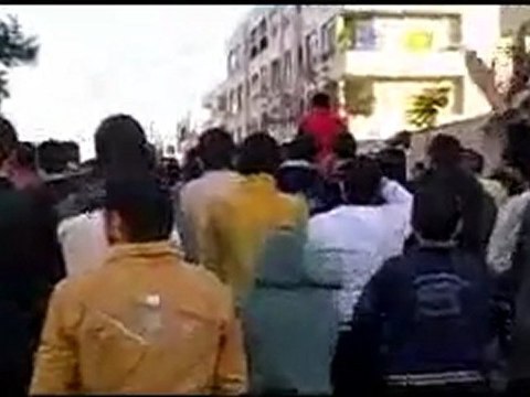 فري برس حماة مظاهرة لابطال حي الكرامة في جمعة المنطقة العازلة مطلبنا 2 12 2011