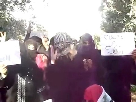 فري برس إعتصام حرائر معضمية الشام والطلب بمنطقه عازله وحظر جوي 3 12 2011 ج3