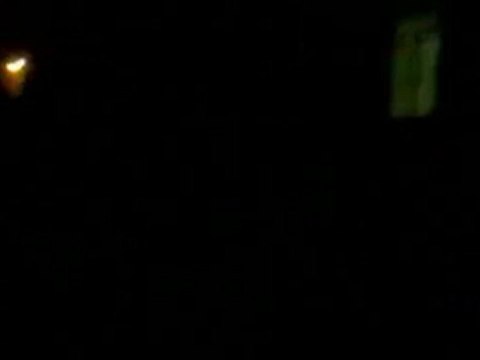 فري برس دمشق ركن الدين حرق علم حزب لله ومظاهرة مسائية 4 12 2011