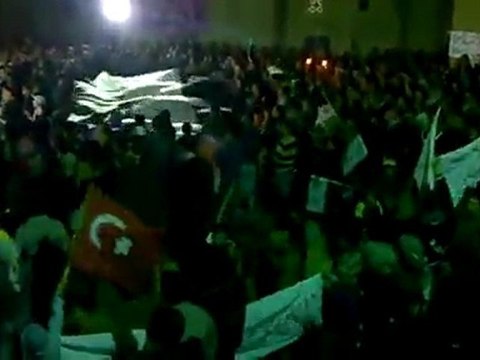 فري برس حماه مظاهرة مسائية باب القبلي تحية للعرعور 4 12 2011