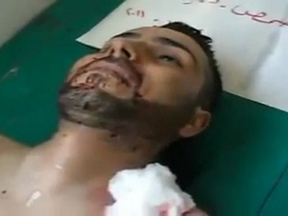 فري برس   ثلاثة شهداء من عائلة واحدة حمص ديربعلبة 5 12 2011