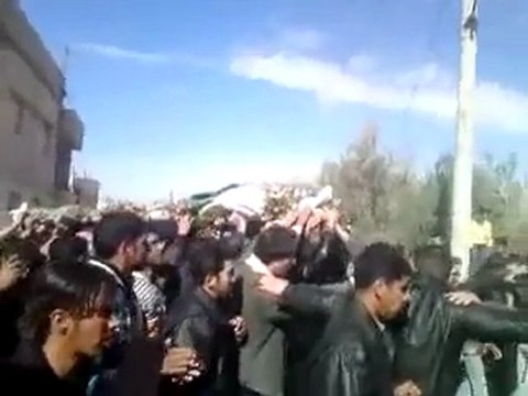 فري برس درعا طفس تشييع الشهيد محمد نور أحمد الشنبور الذي استشهد متأثراً بجراحه 5 12 2011 ج2