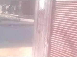 فري برس   الخالديه اصابة أحد الشبان ومحاولة أهل الحي سحبه 4 12 2011