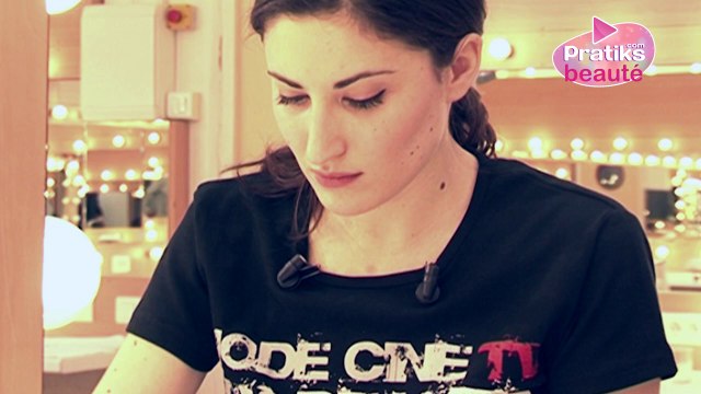 Comment poser des faux cils ?