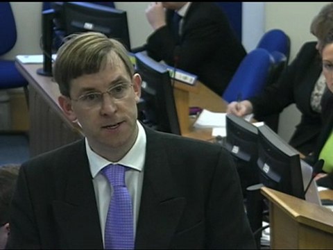 Leveson Inquiry: Daily Mirror editor on phone hacking