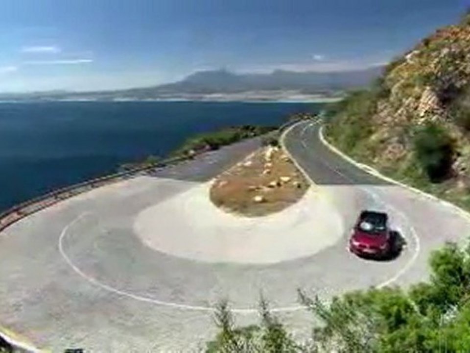 Volkswagen Golf Cabriolet 2011 en carretera
